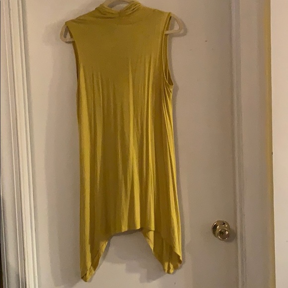 New Directions shark tail size Med - Picture 3 of 3